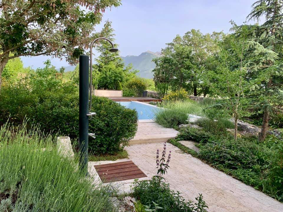 Postavljanje travnjaka i ukrasnih površina